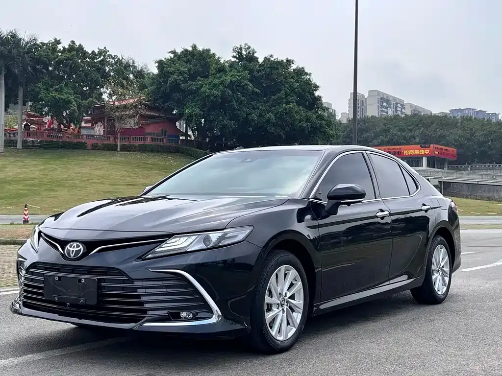 Toyota Camry 2023 из CN, фото 1