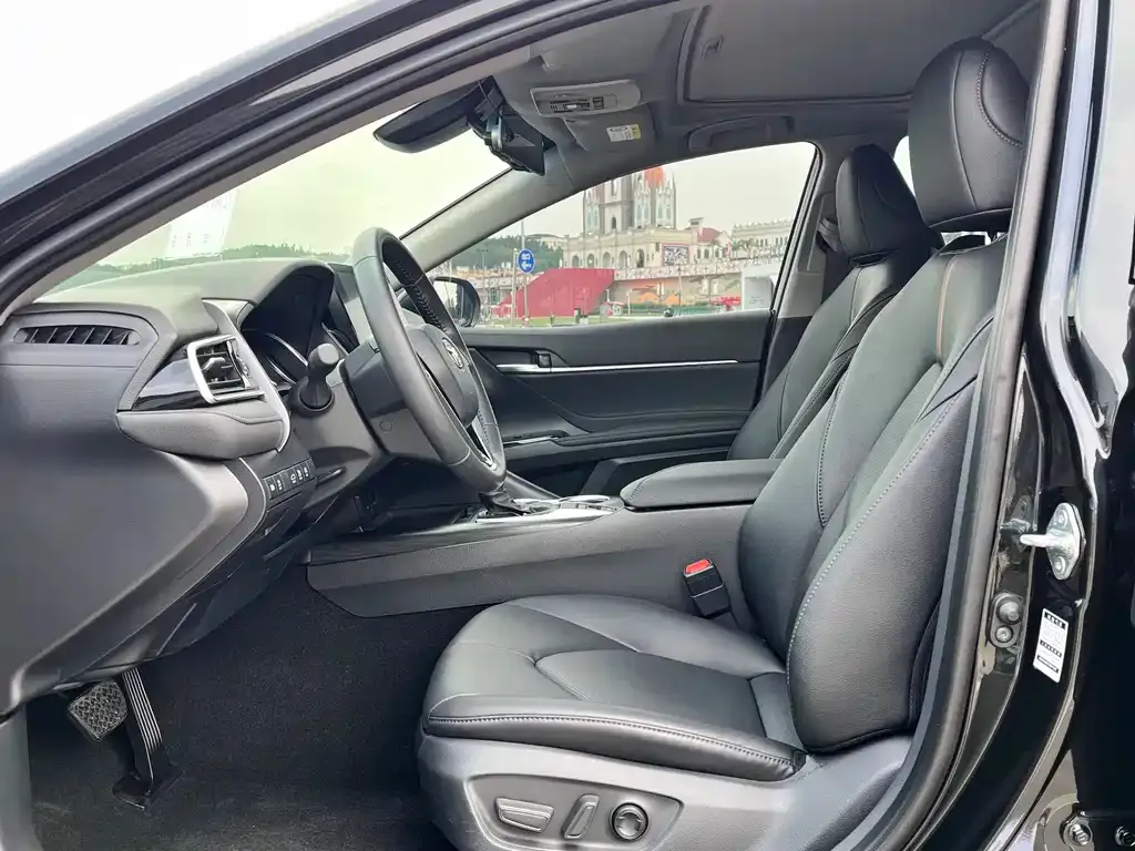 Toyota Camry 2023 из CN, фото 7