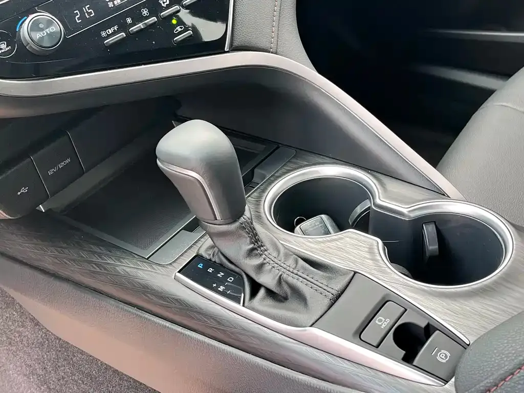 Toyota Camry 2023 из CN, фото 9