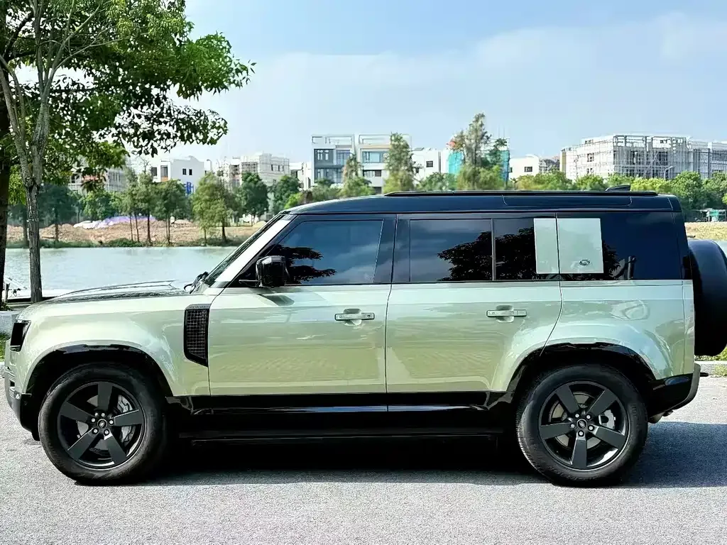 Land Rover Defender 2024 из CN, фото 2