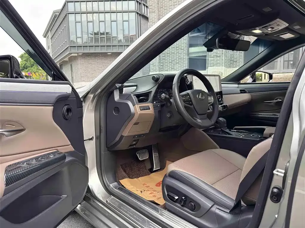 Lexus ES 2025 из CN, фото 5