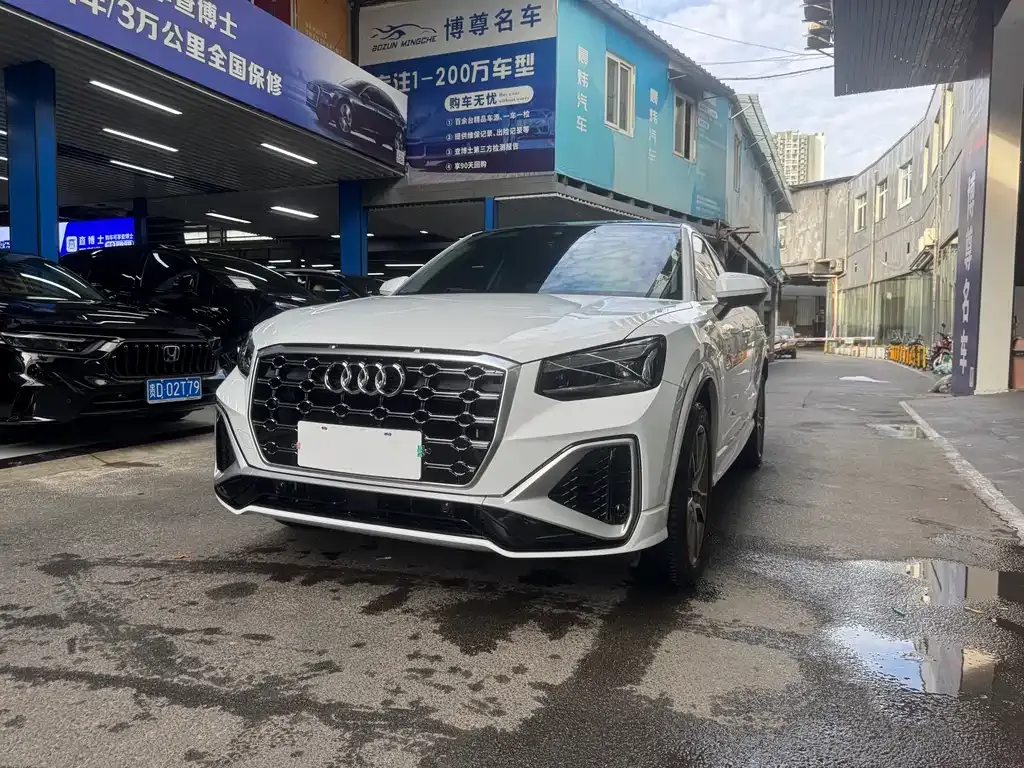 Audi Q2L 2023 из CN, фото 1