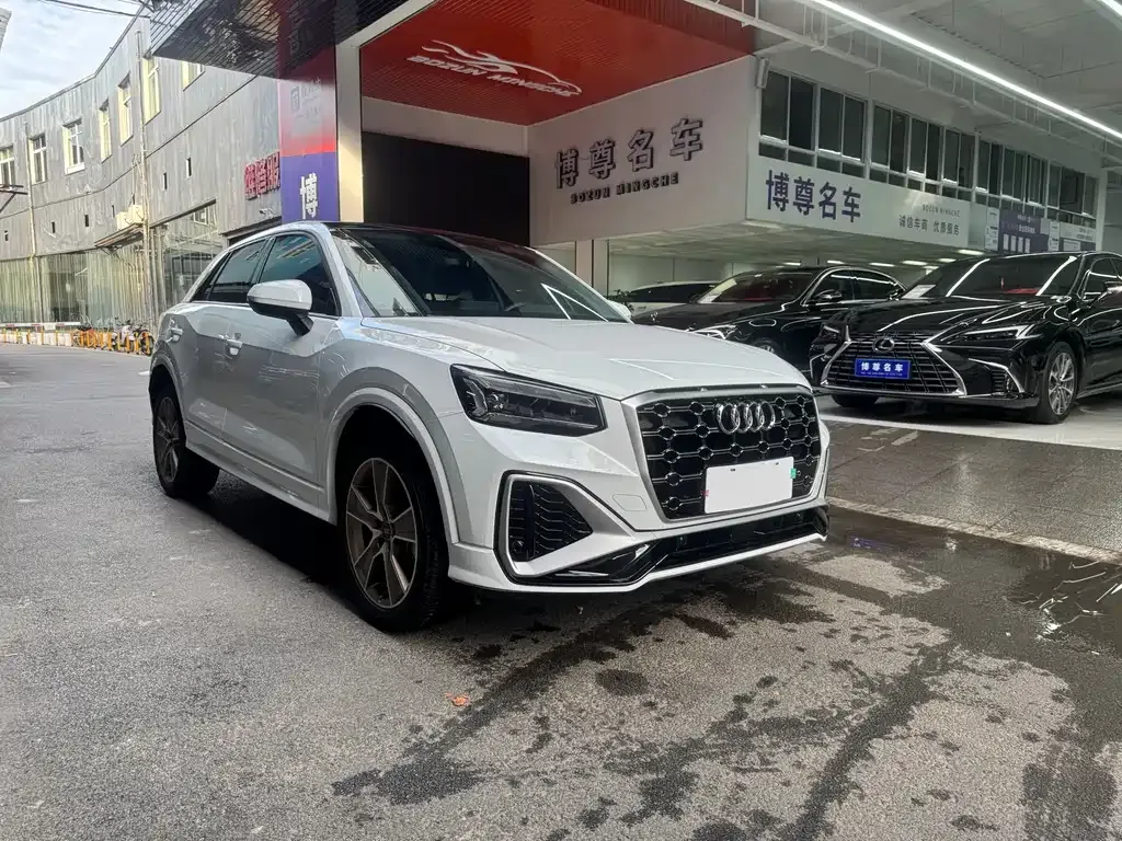 Audi Q2L 2023 из CN, фото 3