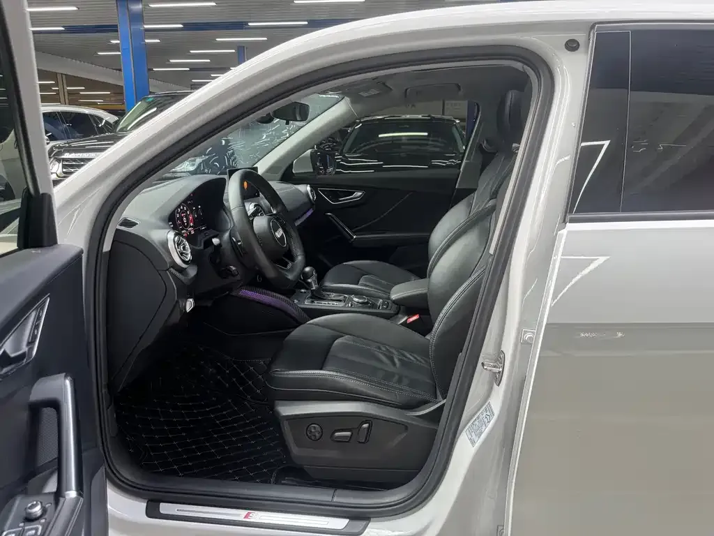 Audi Q2L 2023 из CN, фото 6