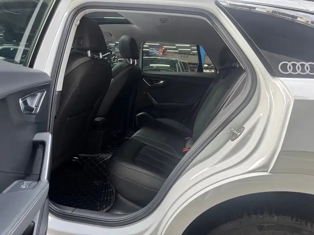 Audi Q2L 2023 из CN, фото 8