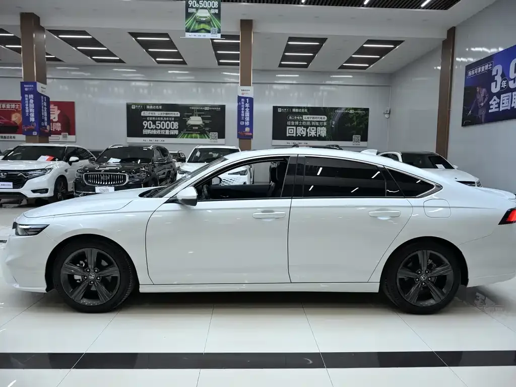 Honda Inspire 2023 из CN, фото 3