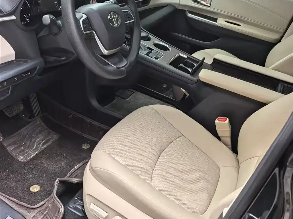 Toyota Granvia 2024 из CN, фото 3