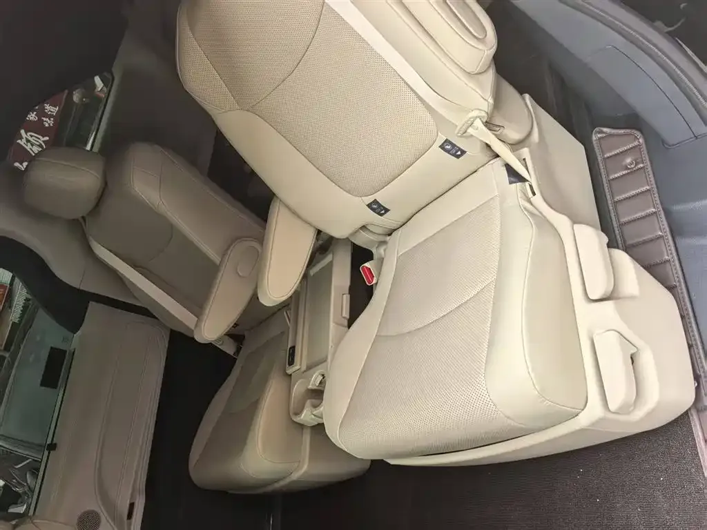 Toyota Granvia 2024 из CN, фото 5