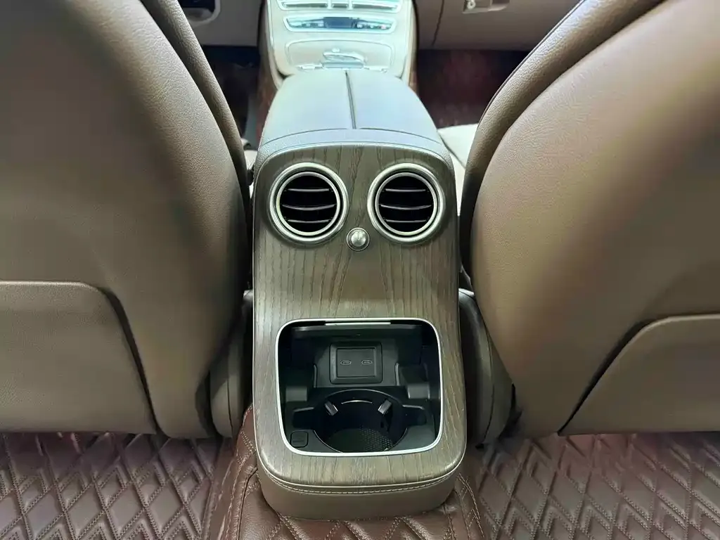 Mercedes-Benz E-Class 2021 из CN, фото 9