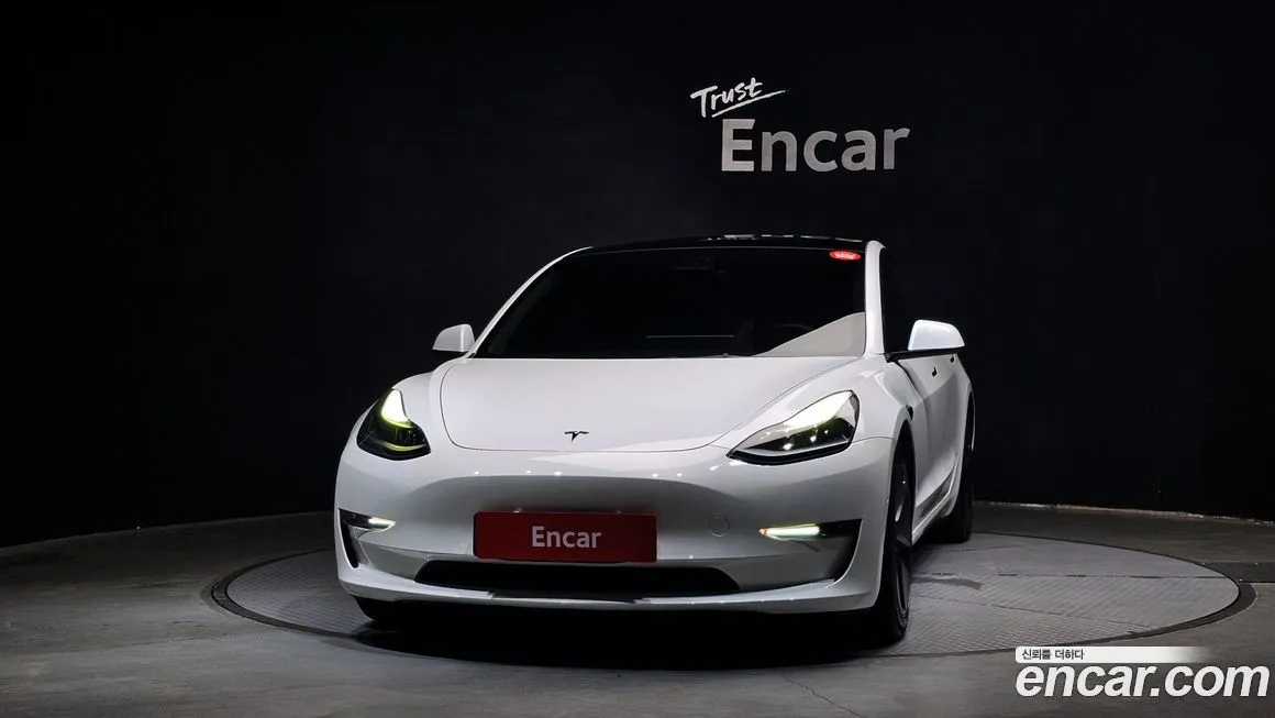 Tesla Model 3 — фото 3