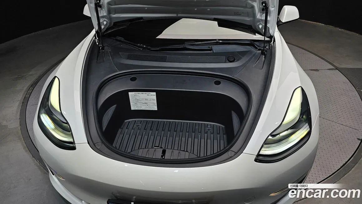Tesla Model 3 — фото 6