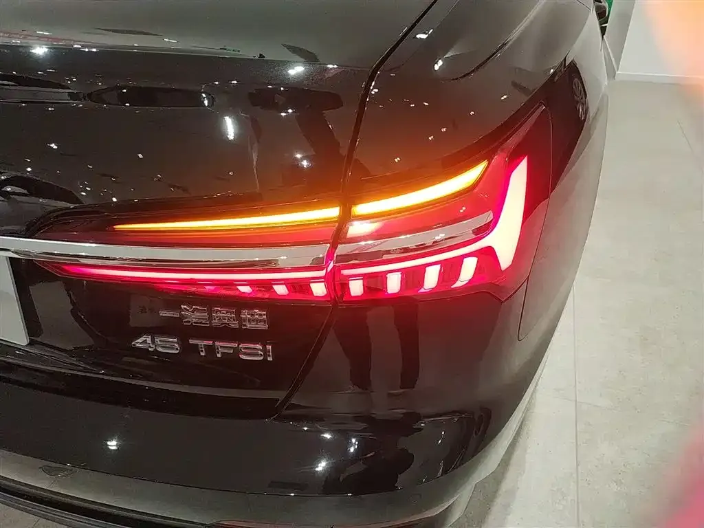 Audi A6L 2022 из CN, фото 8