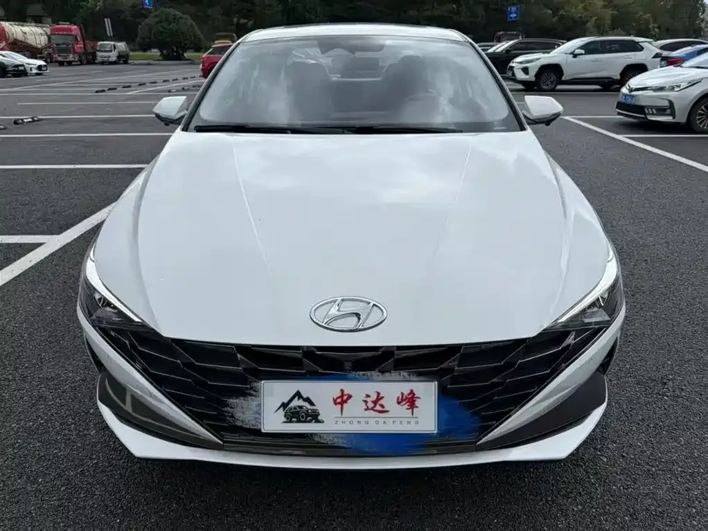 Hyundai Elantra 2023 из CN, фото 3
