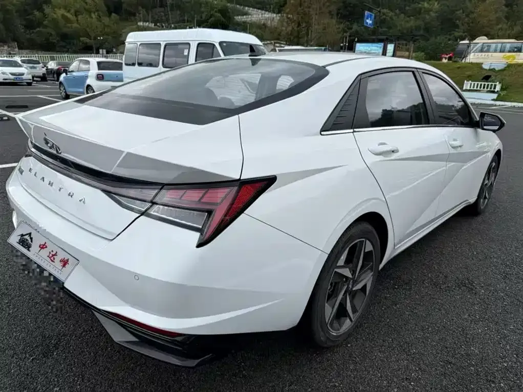 Hyundai Elantra 2023 из CN, фото 4