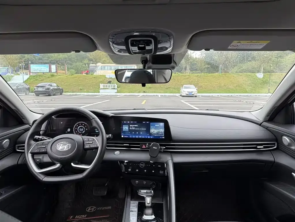 Hyundai Elantra 2023 из CN, фото 8