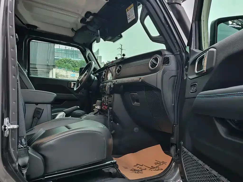 Jeep Wrangler PHEV 2021 из CN, фото 7