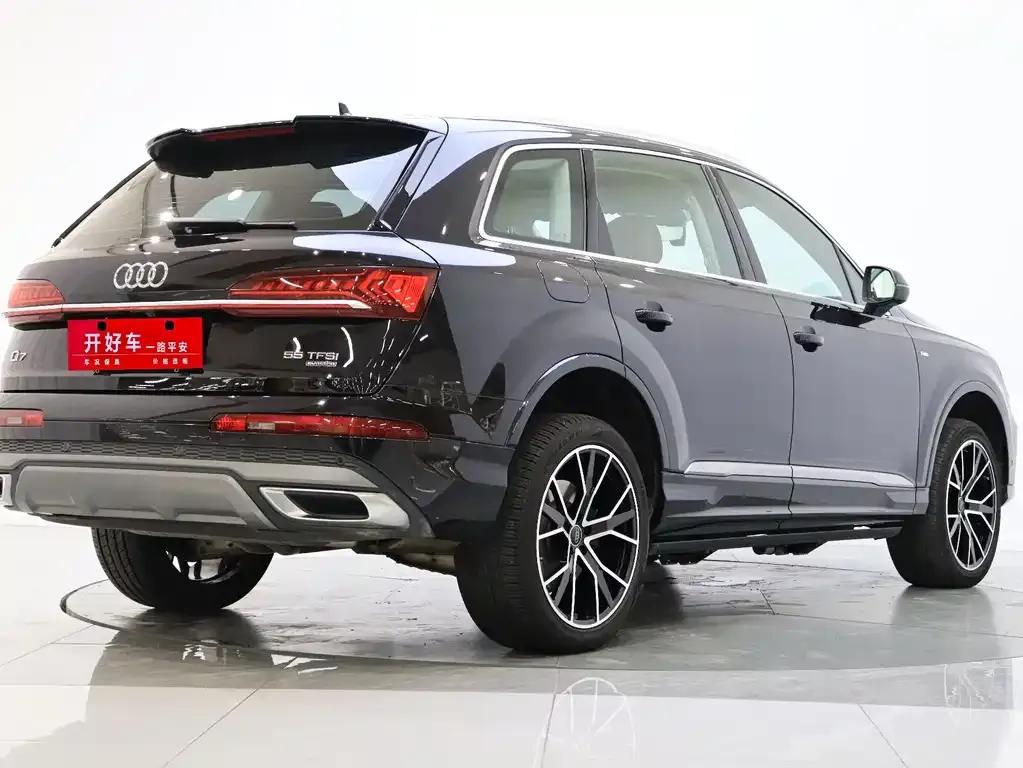 Audi Q7 2021 из CN, фото 4