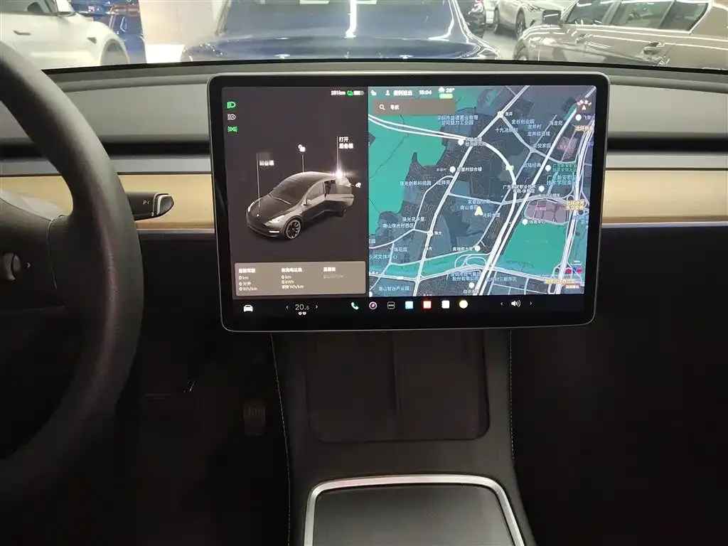 Tesla Model Y — фото 10
