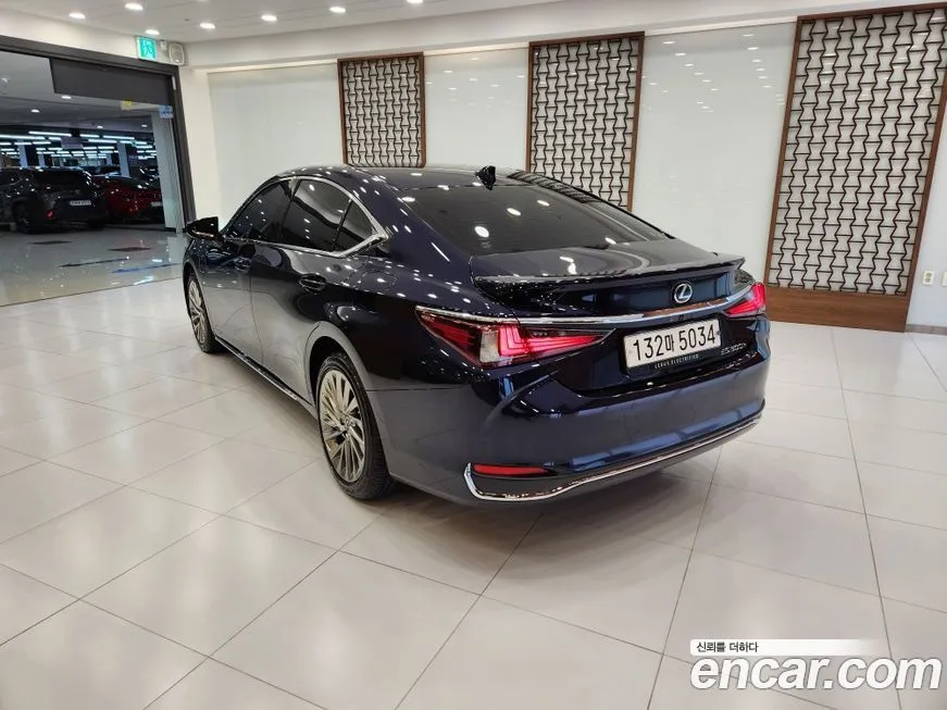 Lexus ES 2026 из KR, фото 2