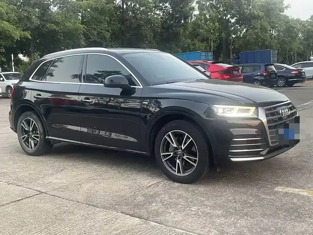 Audi Q5L 2021 из CN, фото 3