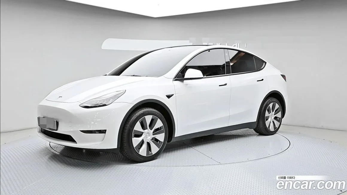 Tesla Model Y — фото 3