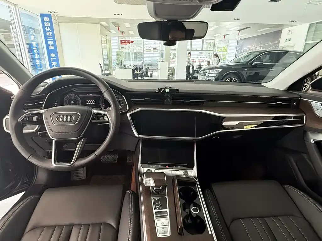Audi A6L — фото 5