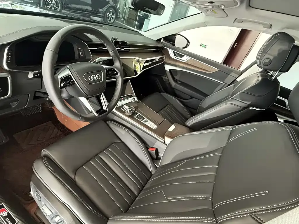 Audi A6L — фото 9