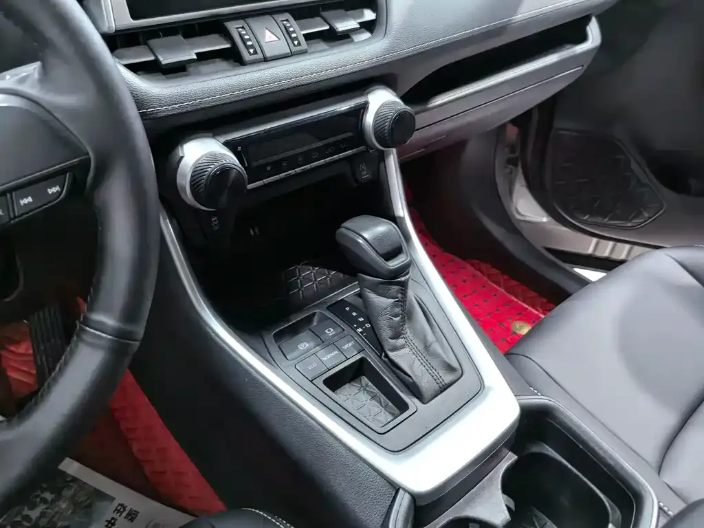 Toyota Wildlander 2021 из CN, фото 10