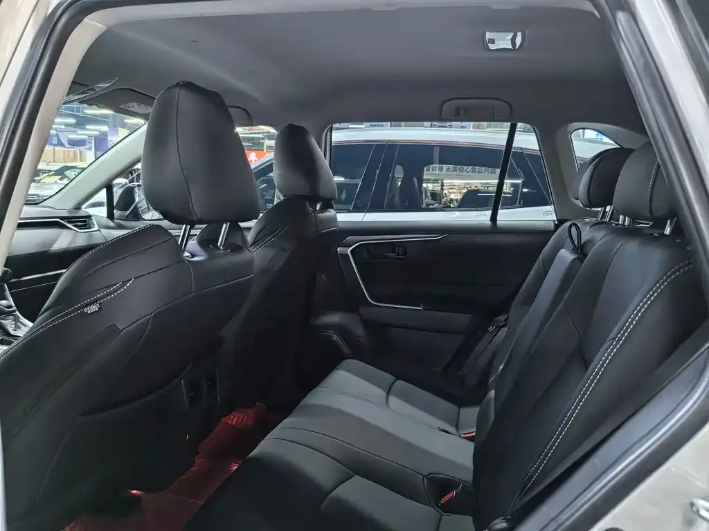Toyota Wildlander 2021 из CN, фото 8
