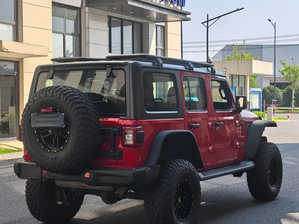 Jeep Wrangler — фото 6