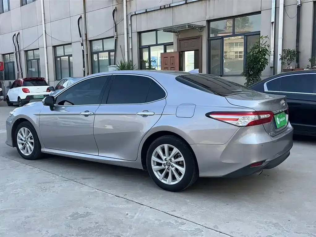 Toyota Camry 2021 из CN, фото 7