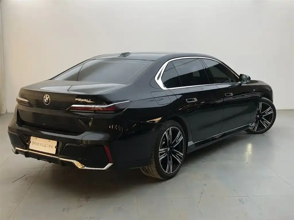 BMW 7 Series 2023 из CN, фото 4