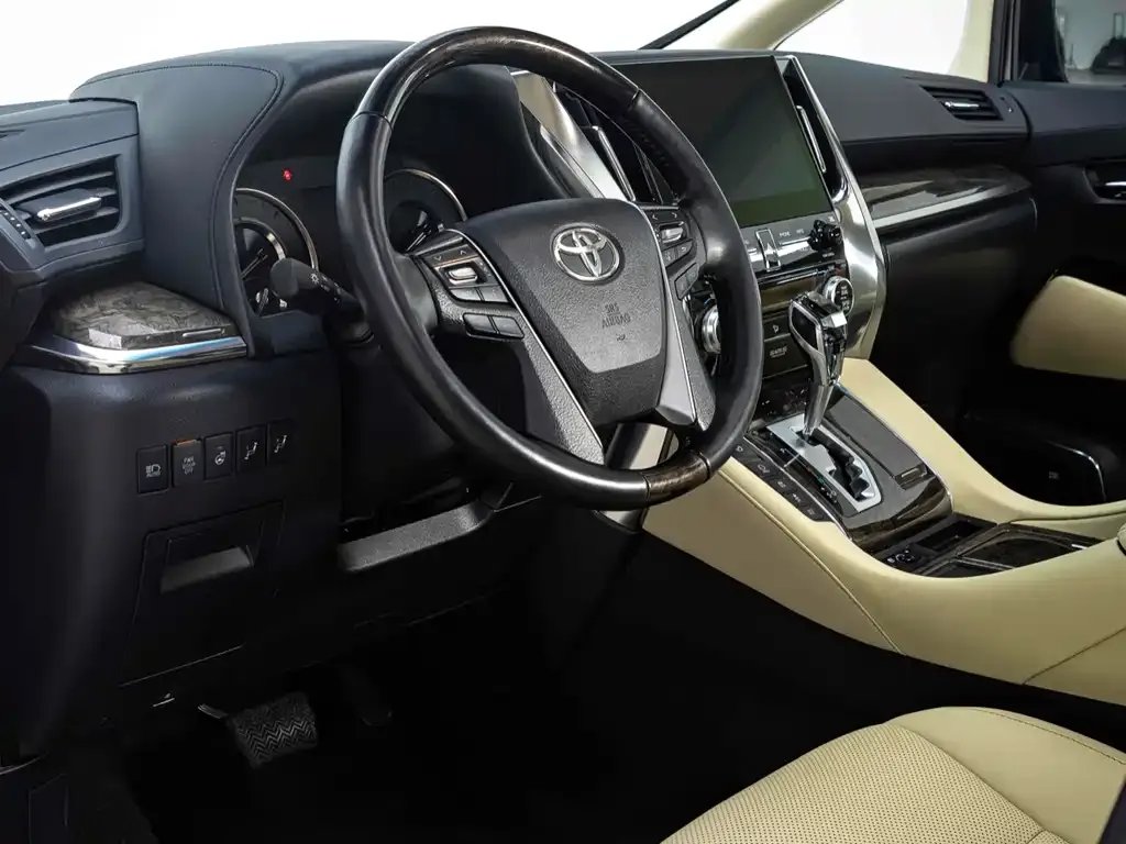 Toyota Vellfire — фото 10