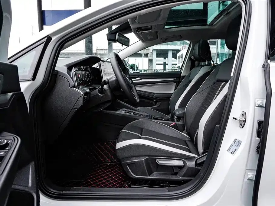 Volkswagen Golf 2025 из CN, фото 8