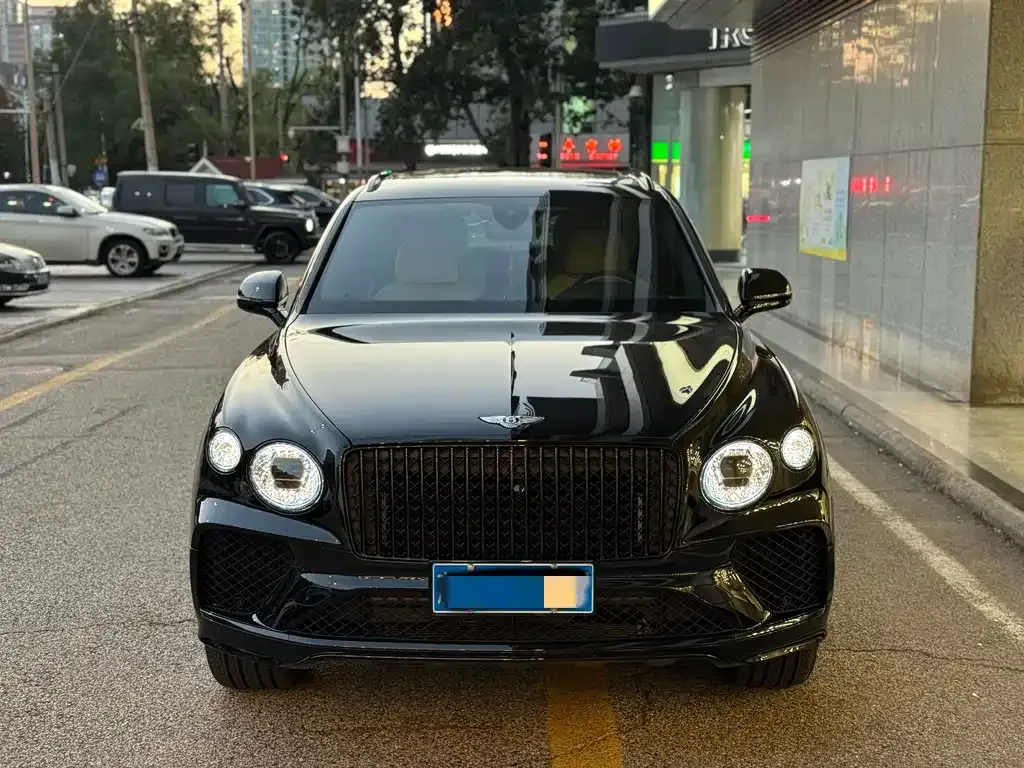 Bentley Bentayga 2023 из CN, фото 1