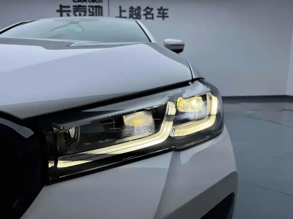 BMW 5 Series 2023 из CN, фото 4