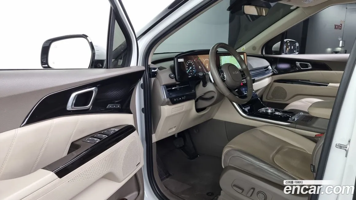 Kia Carnival — фото 10