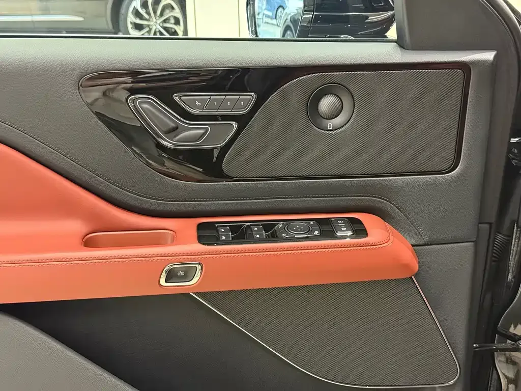 Lincoln Aviator 2025 из CN, фото 10