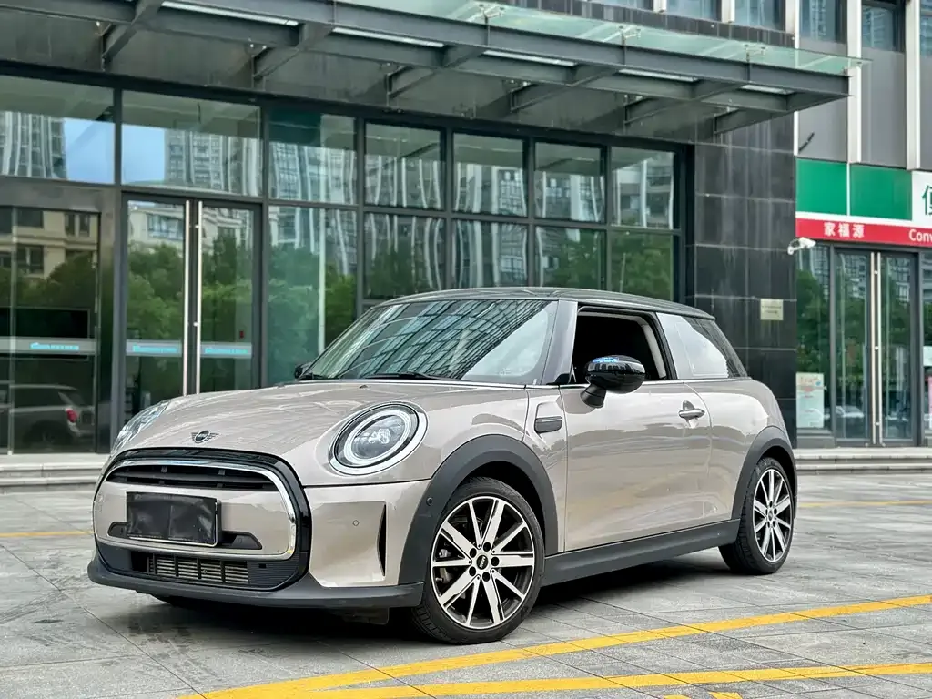 MINI Cooper (3-door) 2023 из CN, фото 1