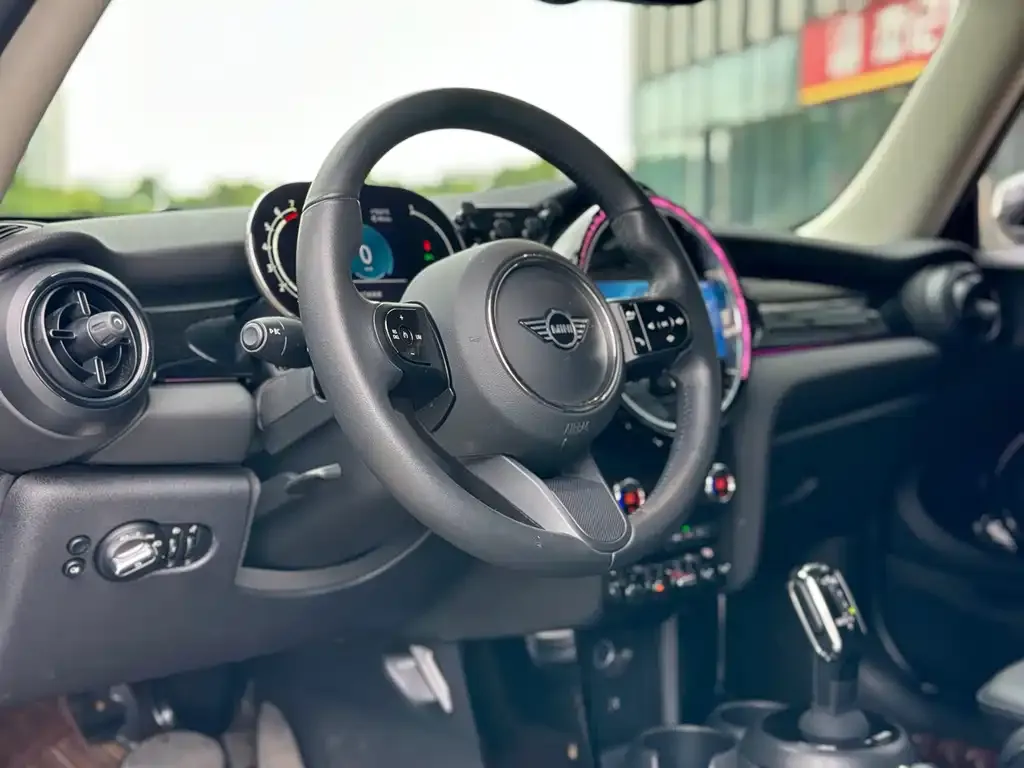 MINI Cooper (3-door) 2023 из CN, фото 10