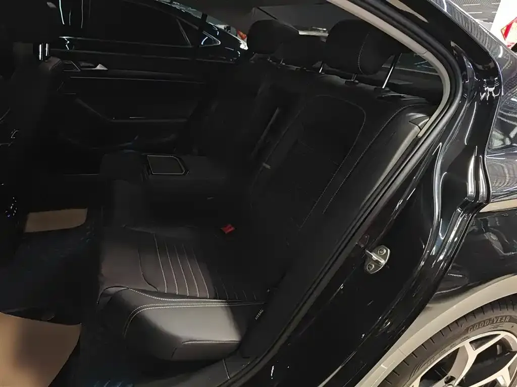 Volkswagen Magotan 2022 из CN, фото 8