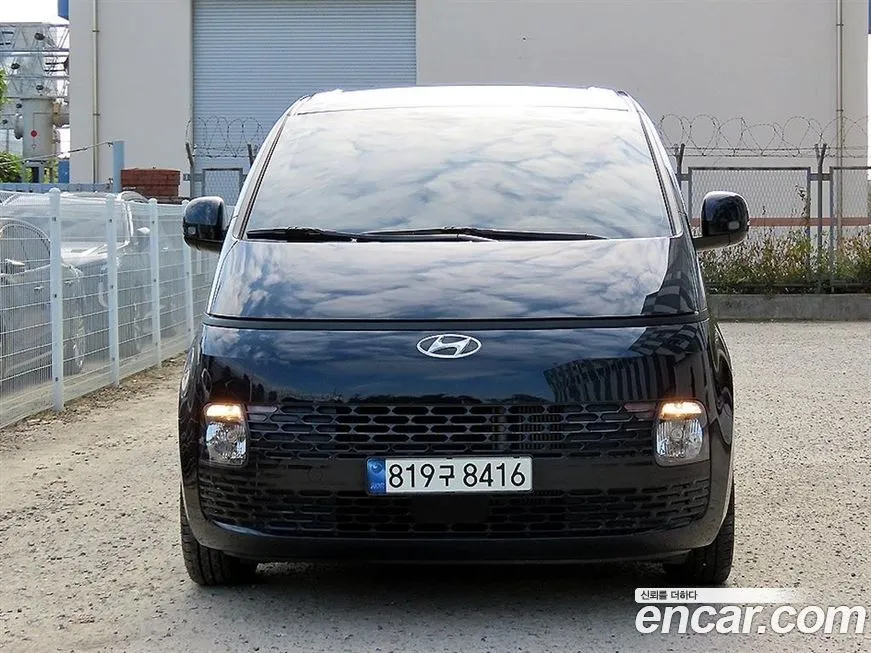Hyundai Staria — фото 1