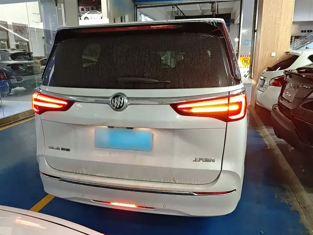Buick GL8 2023 из CN, фото 6