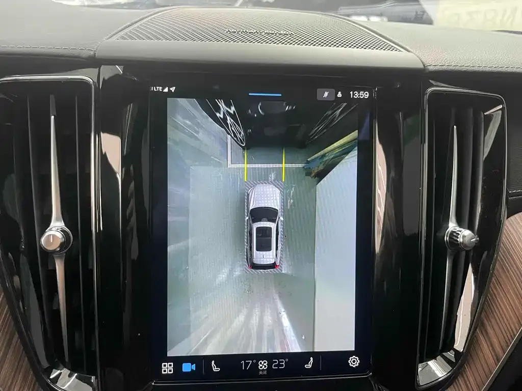 Volvo XC60 2022 из CN, фото 9