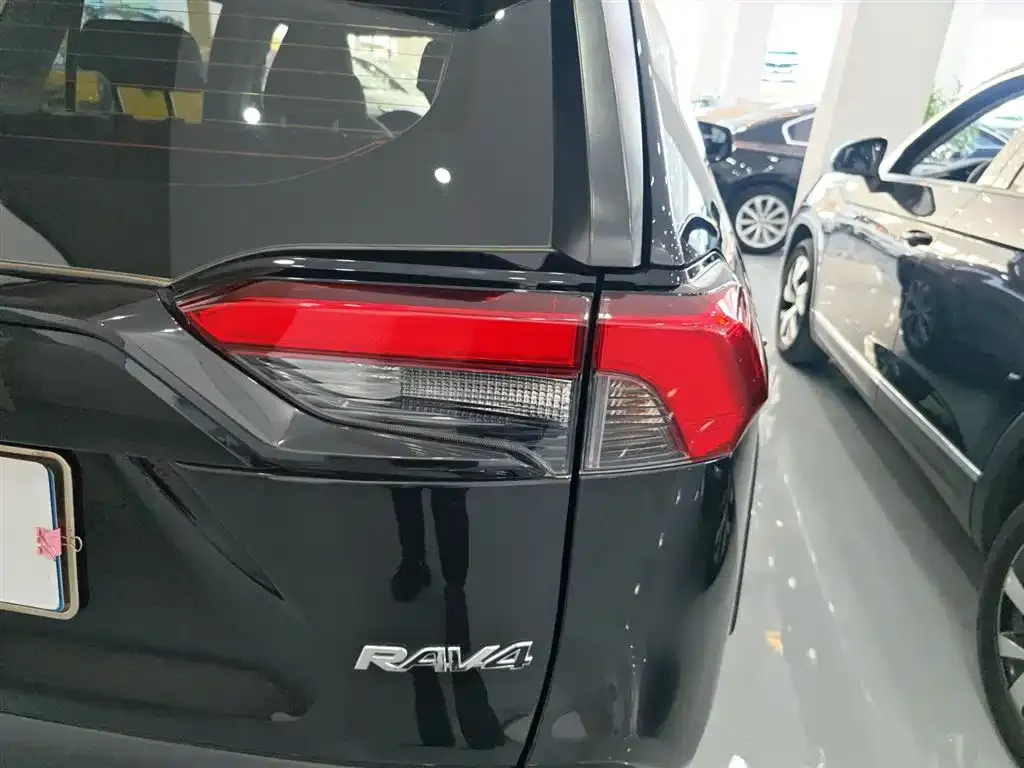 Toyota RAV4 2024 из CN, фото 10