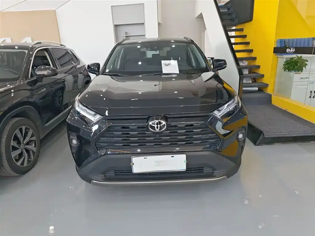 Toyota RAV4 2024 из CN, фото 3