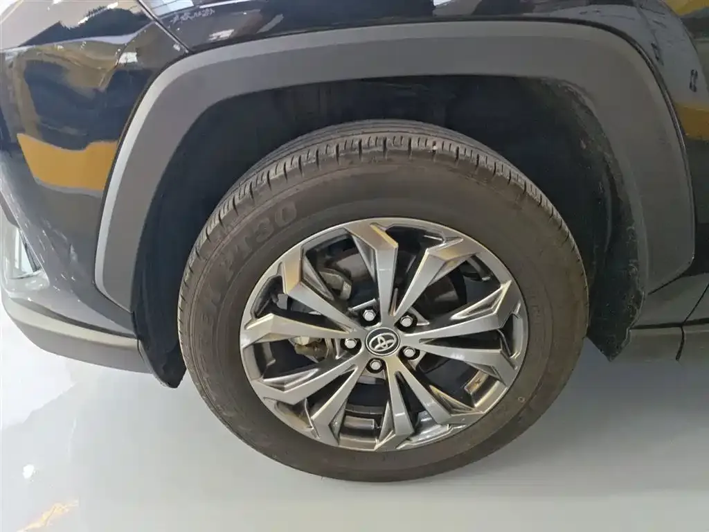 Toyota RAV4 2024 из CN, фото 5