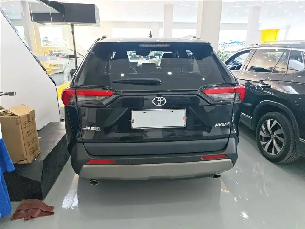 Toyota RAV4 2024 из CN, фото 8