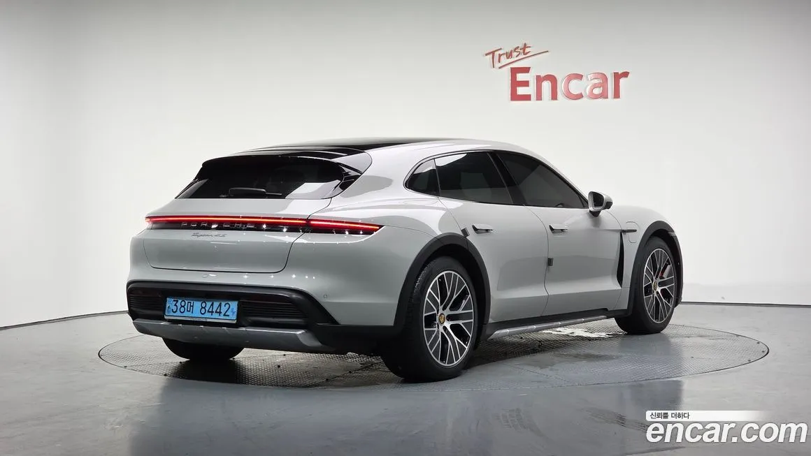 Porsche Taycan 2022 из KR, фото 2