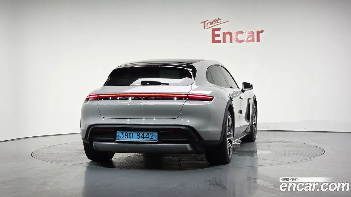 Porsche Taycan 2022 из KR, фото 4